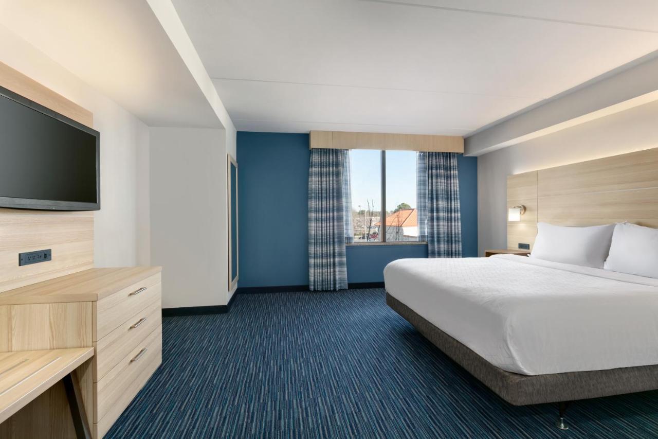 Holiday Inn Express Hotel & Suites Norfolk Airport By Ihg Esterno foto