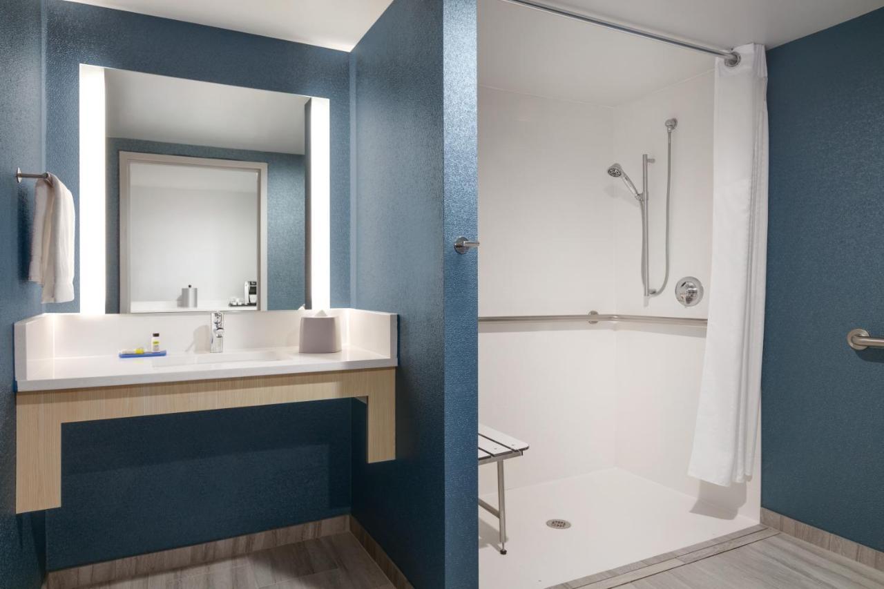 Holiday Inn Express Hotel & Suites Norfolk Airport By Ihg Esterno foto