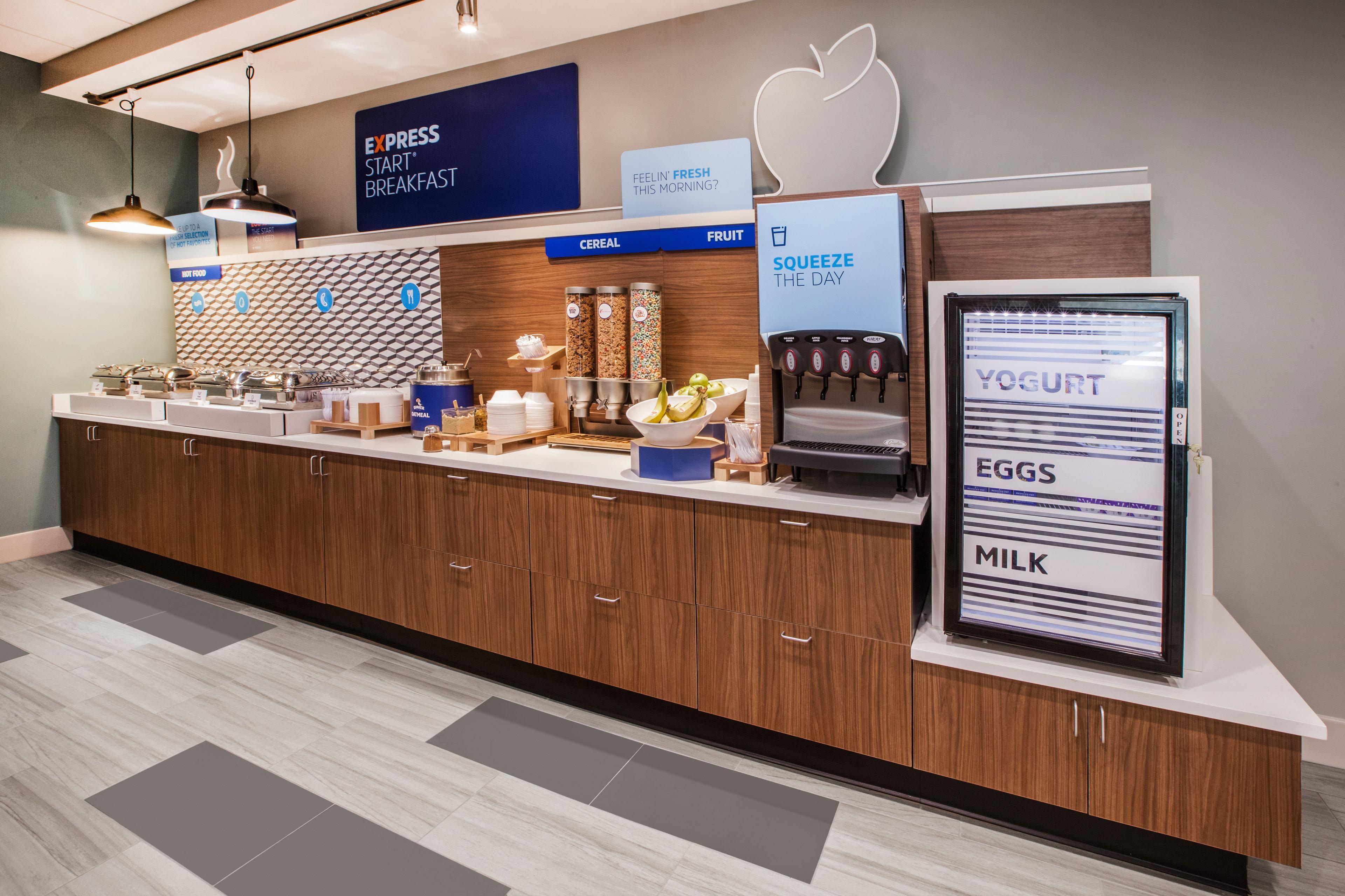 Holiday Inn Express Hotel & Suites Norfolk Airport By Ihg Esterno foto