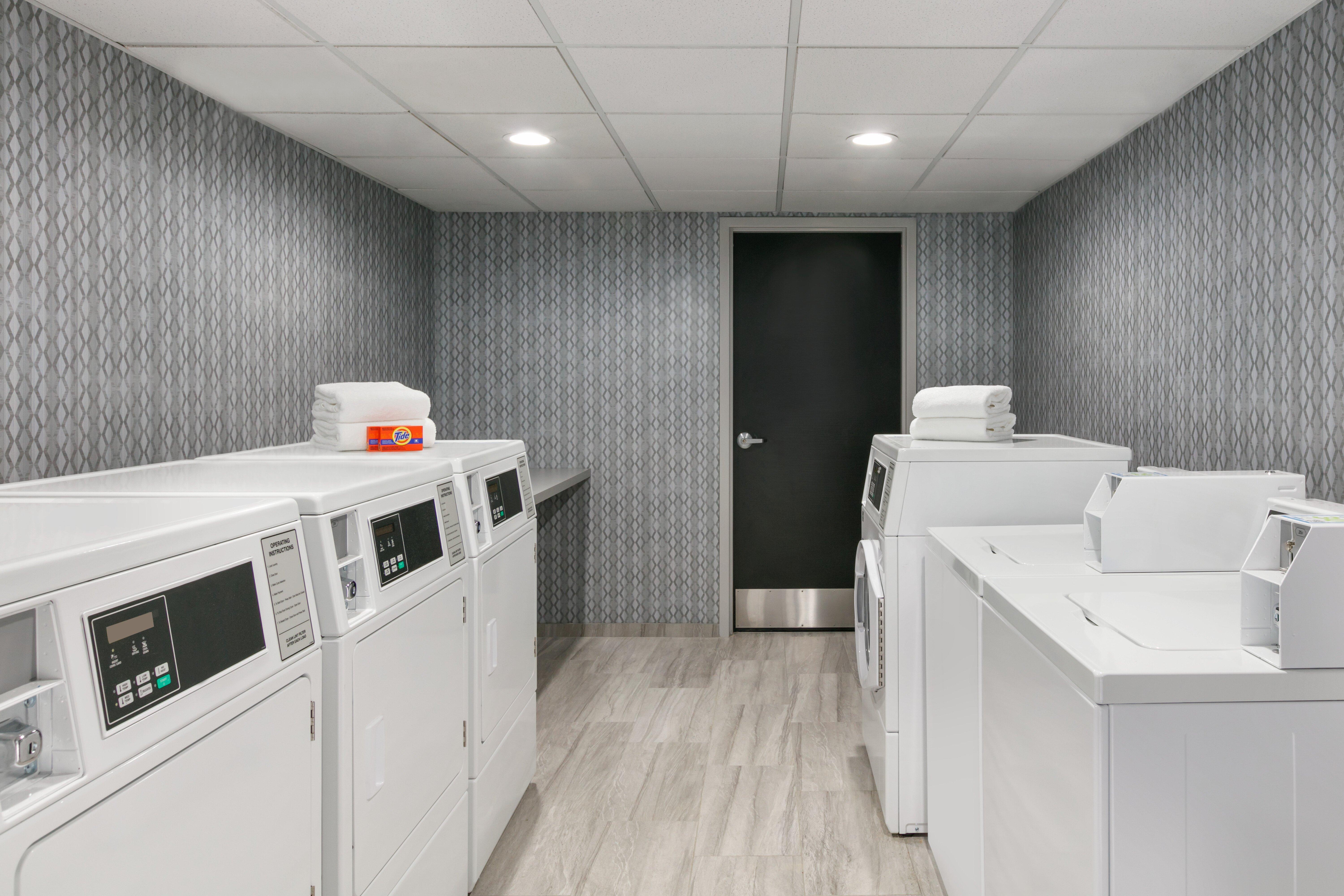 Holiday Inn Express Hotel & Suites Norfolk Airport By Ihg Esterno foto