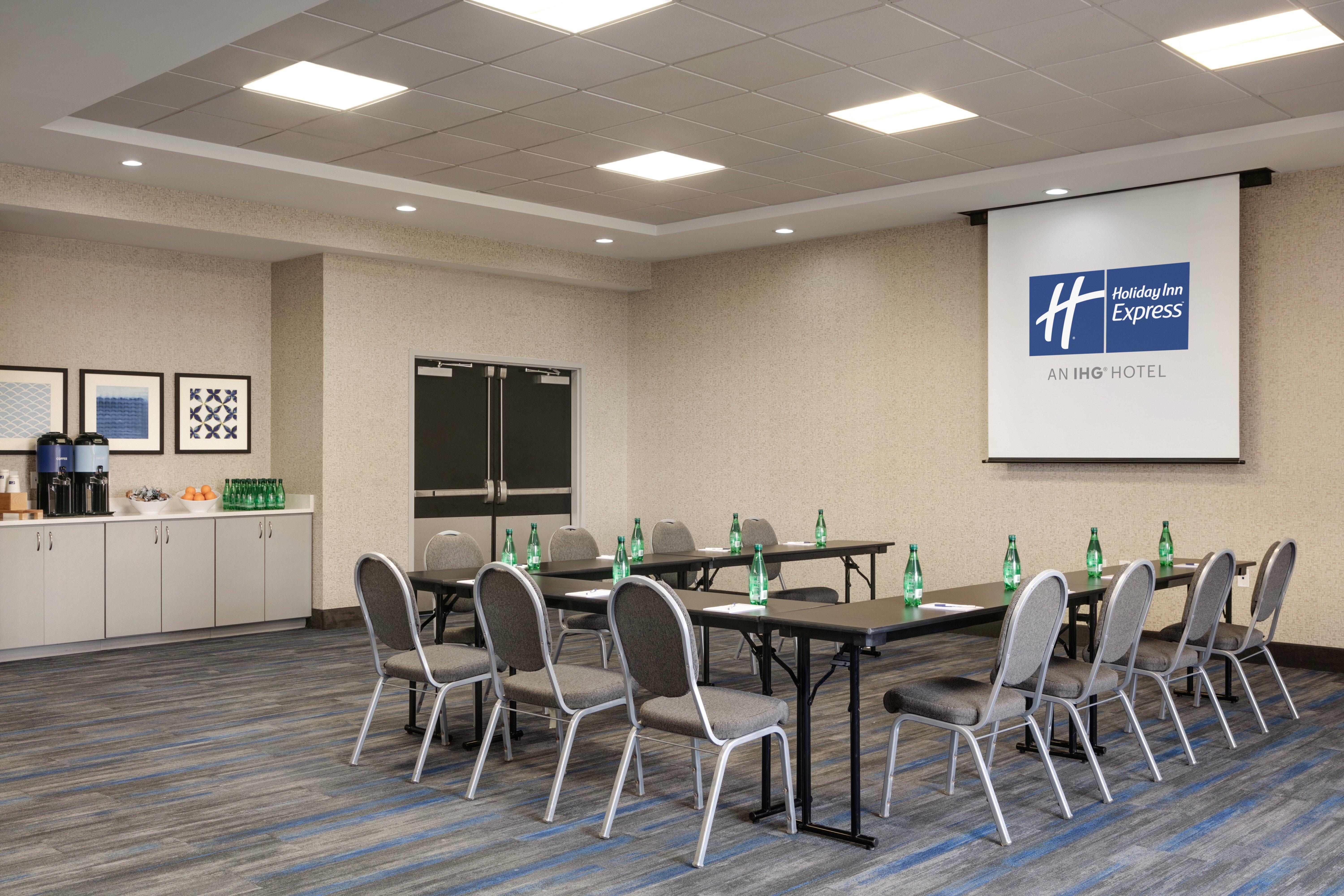 Holiday Inn Express Hotel & Suites Norfolk Airport By Ihg Esterno foto